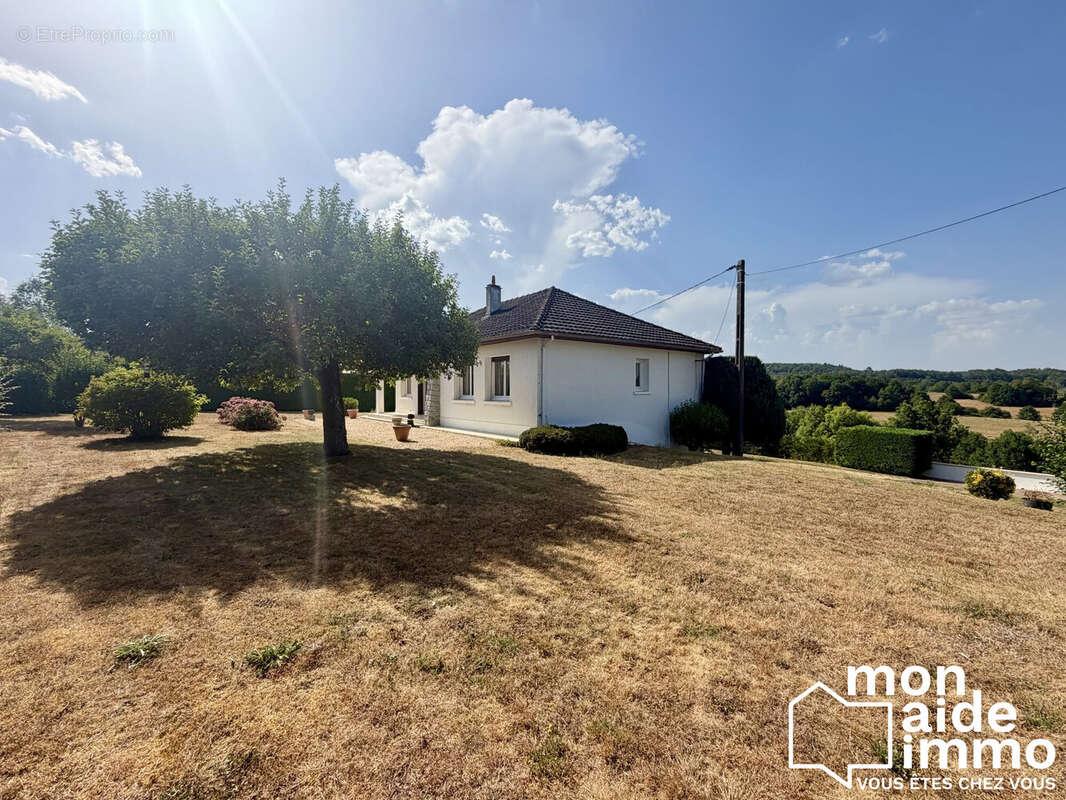 Maison 200 m² à La Coquille  - photo 7
