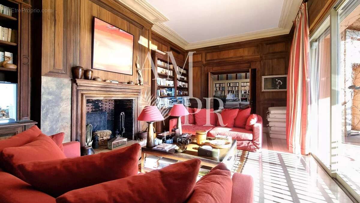 Cannes – Villa Belle Époque Iconique de Prestige avec Vue Mer Panoramique - photo 15