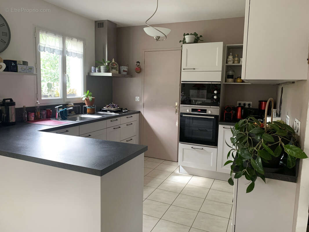 Maison à NAZELLES-NEGRON