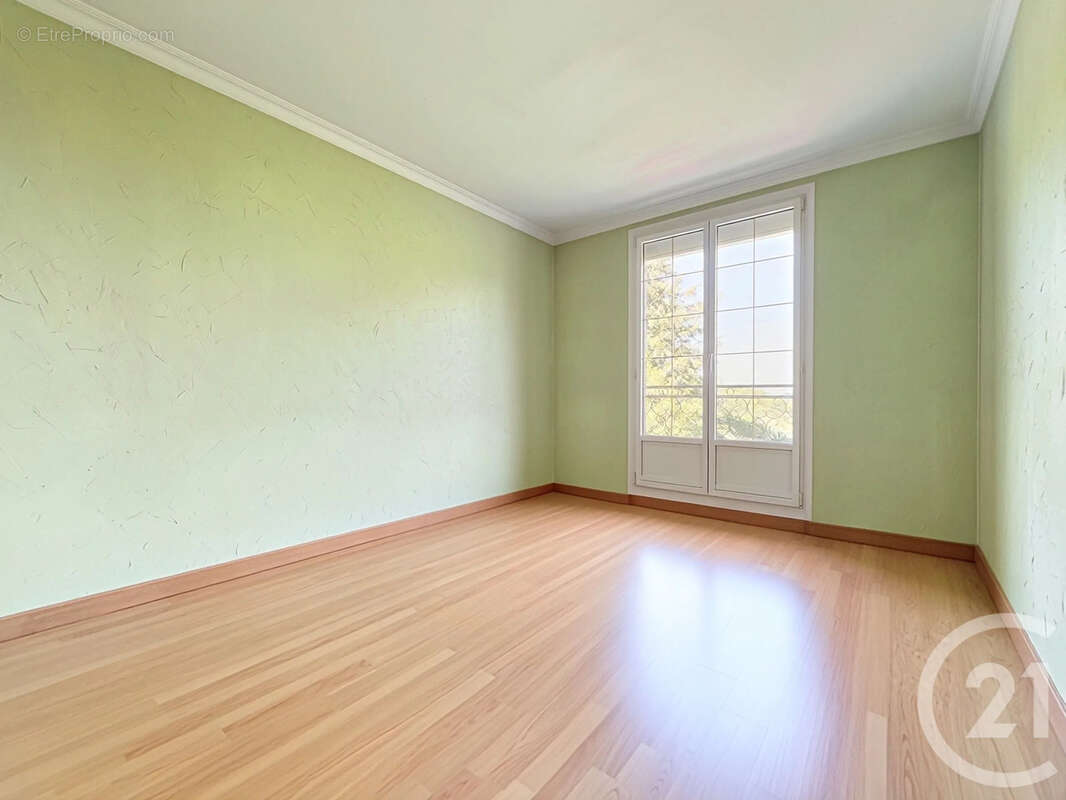 Maison 91 m² à Paron  - photo 7