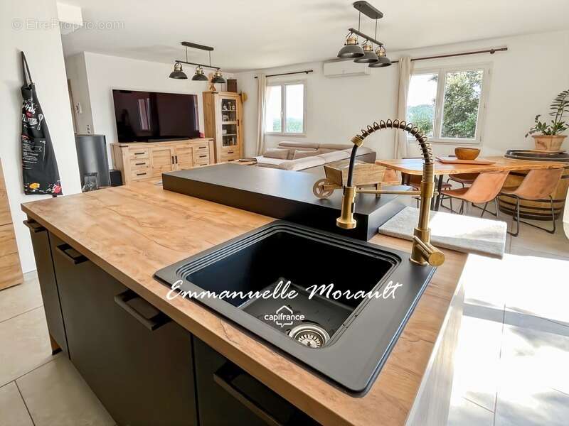 Maison à BAGNOLS-EN-FORET