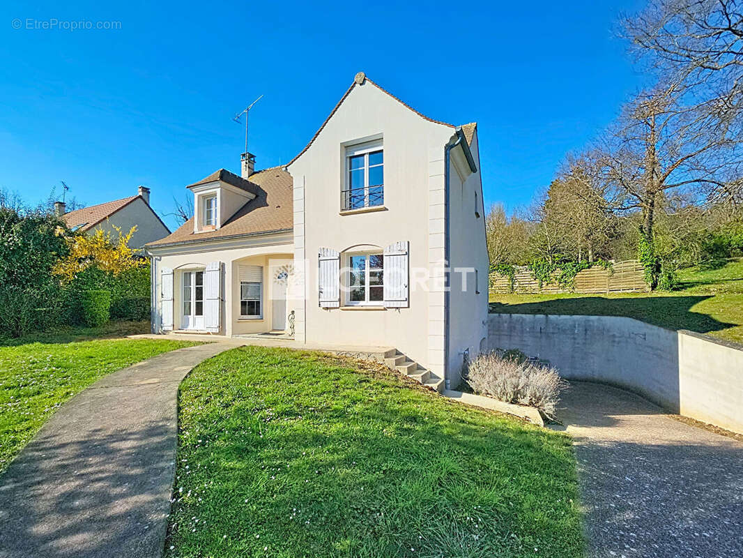 Maison à LINAS