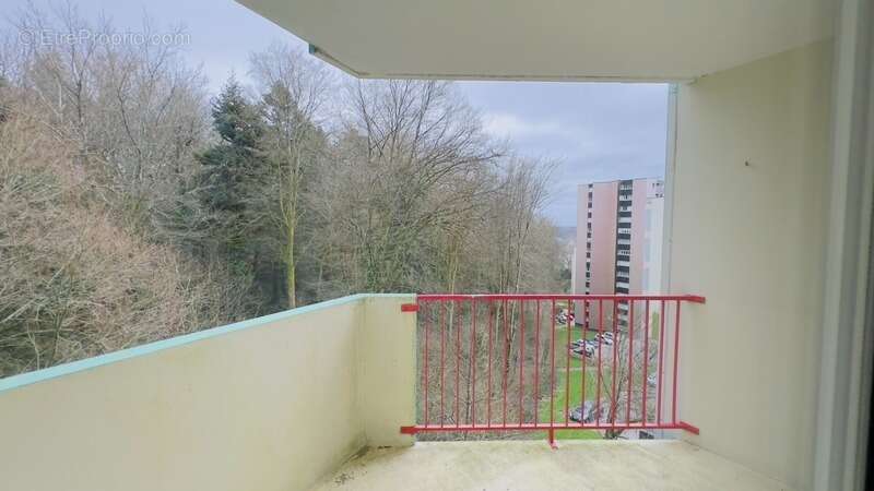 Quimper Ouest - Appartement T4 de 78 m² habitable - 1 loggia - Une terrasse - Cave - photo 4