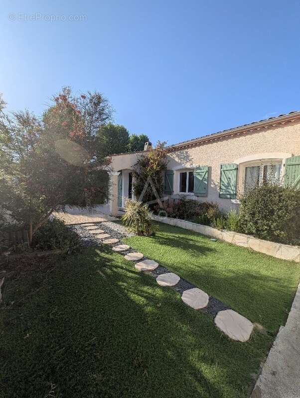 Maison à MOUSSAN
