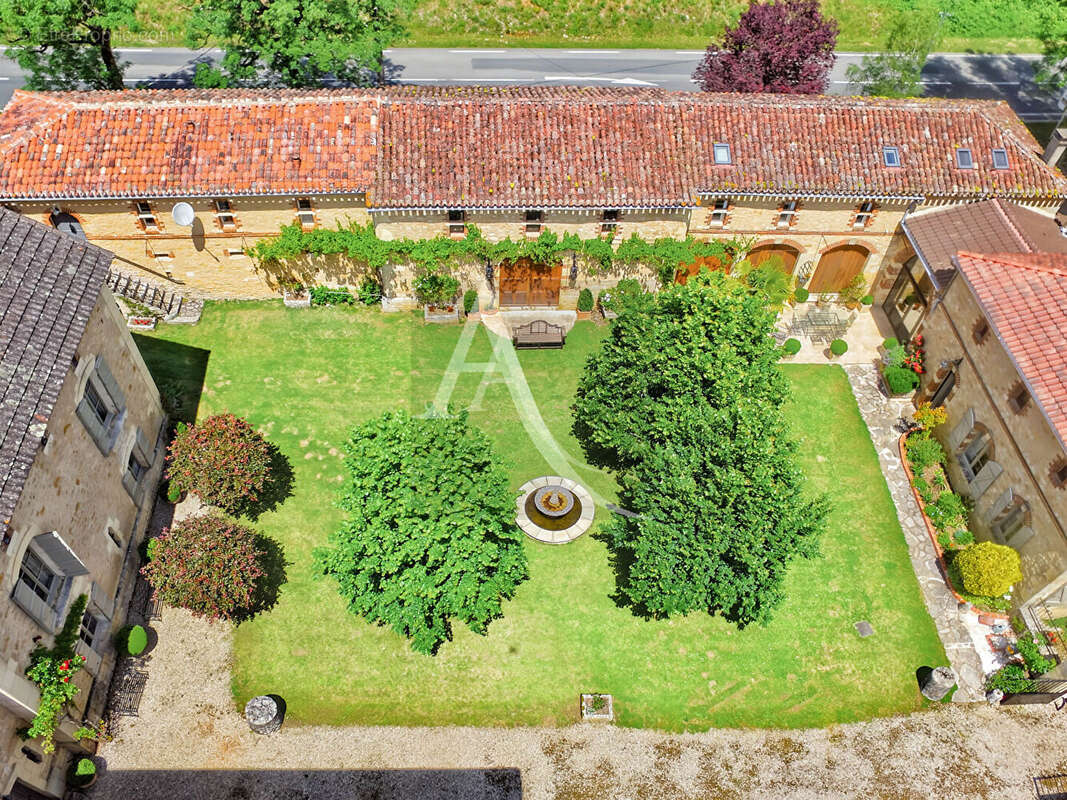 Maison à SAINT-FRONT-SUR-LEMANCE