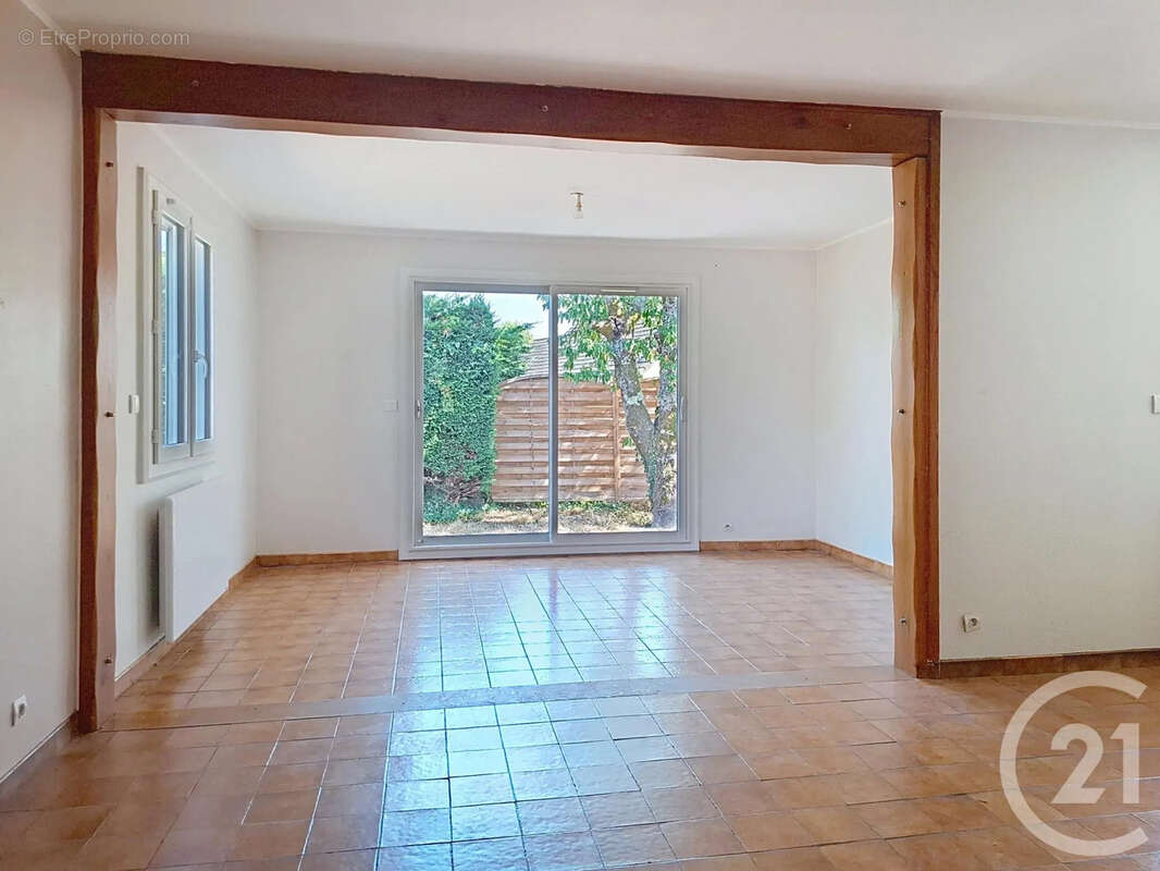 Maison à LE CHATELET-EN-BRIE