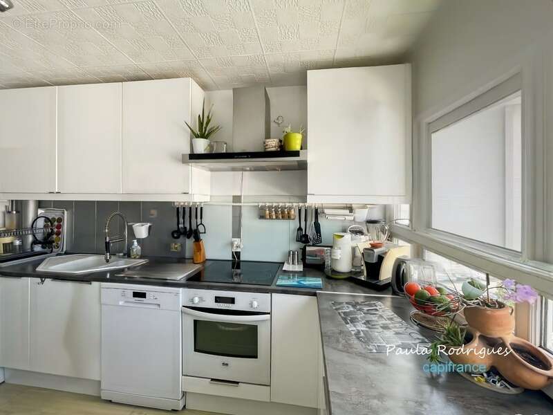 Appartement à LES CLAYES-SOUS-BOIS