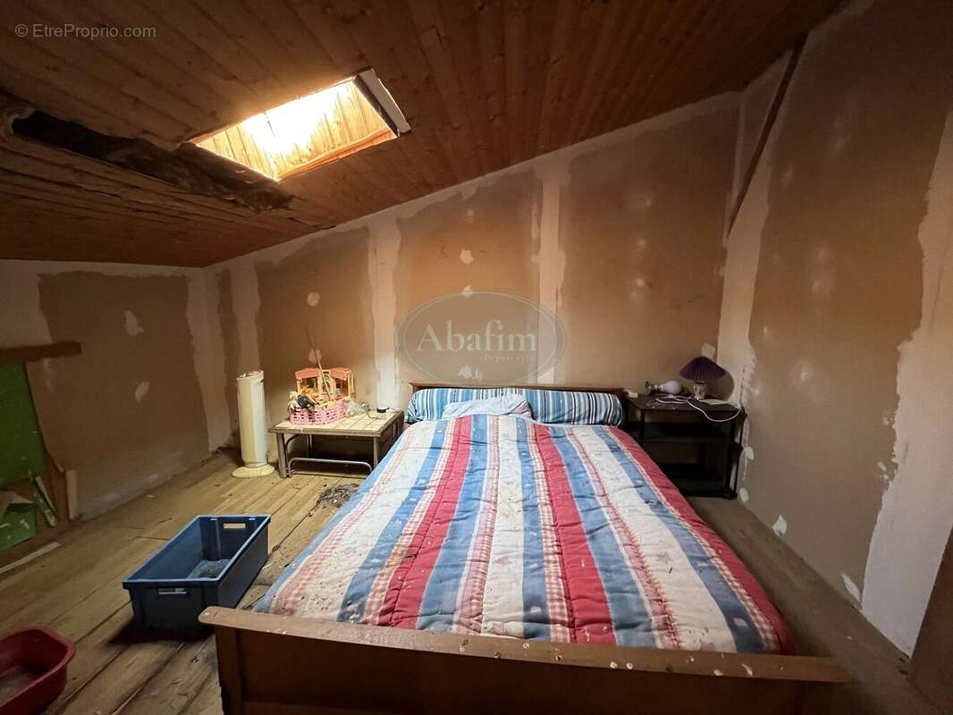 Maison à VIC-FEZENSAC