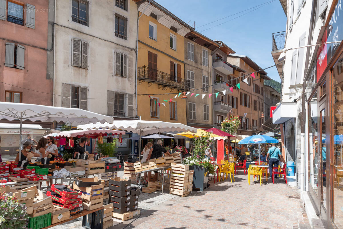 Commerce à MOUTIERS