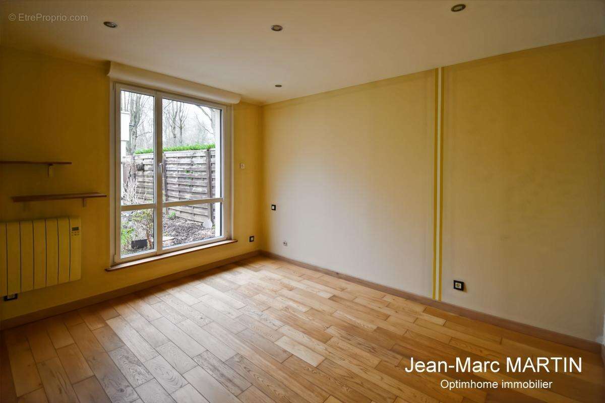 Villeneuve-d’Ascq – Appartement 107 m² avec rez-de-jardin privatif fermé et sécurisé – Résidence de standing – Chaîne des Lacs à - photo 12