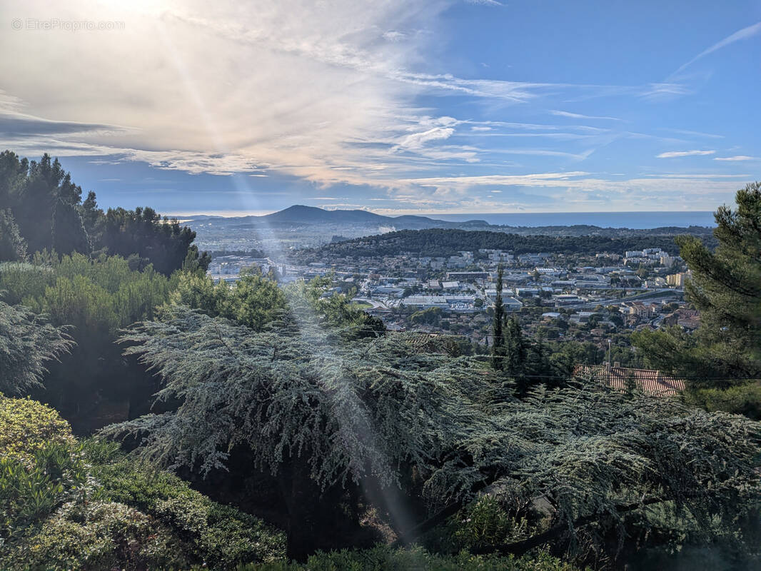 Maison à LA VALETTE-DU-VAR