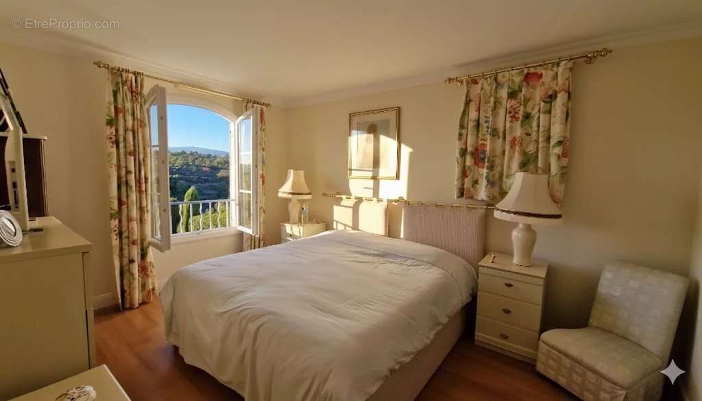 Maison à VILLENEUVE-LOUBET