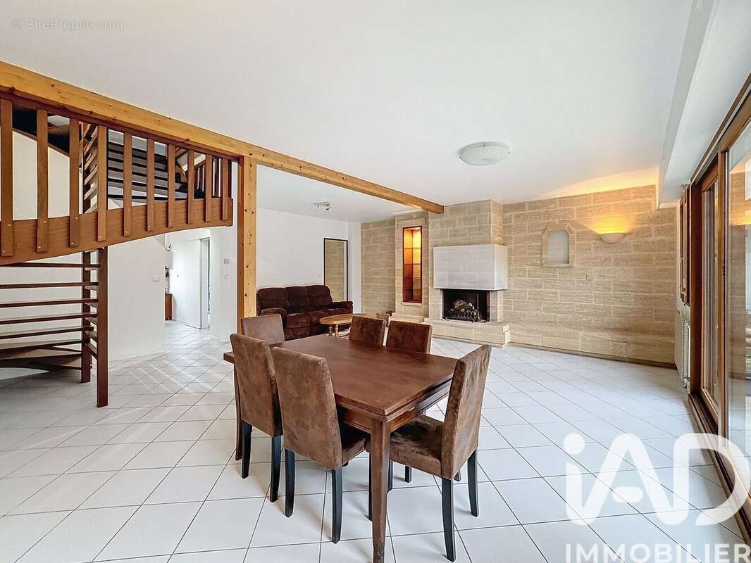 Photo 4 - Maison à VELIZY-VILLACOUBLAY