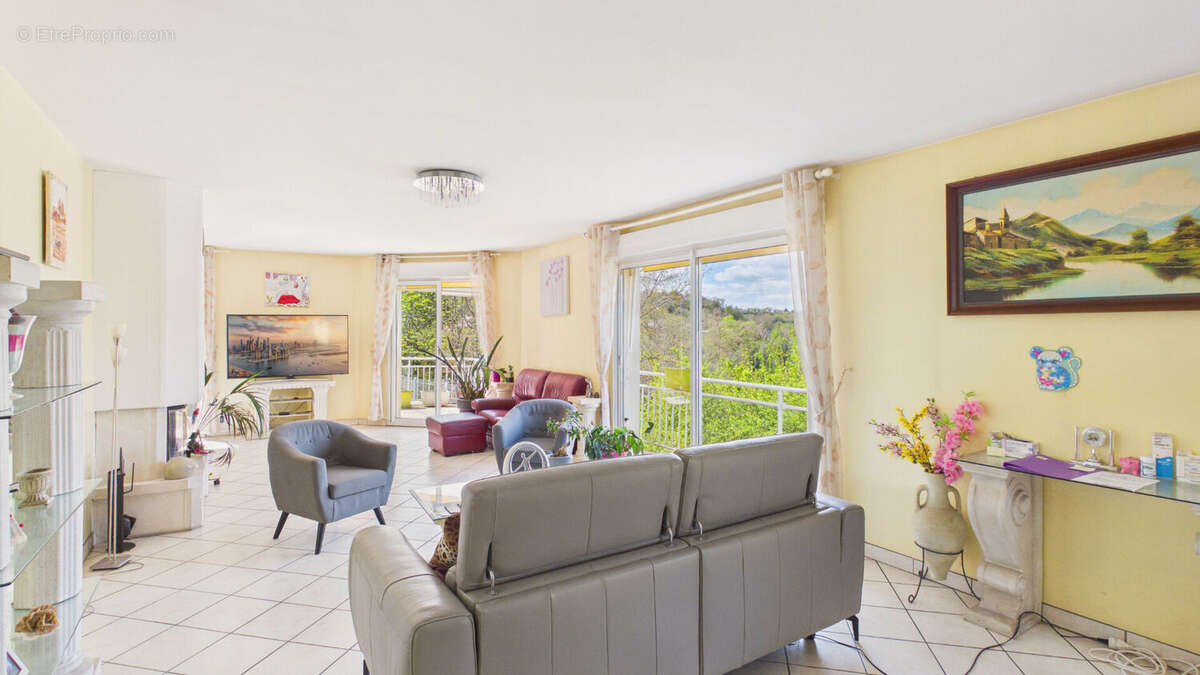 Belle maison de 134m2 avec magnifique vue panoramique. - photo 2