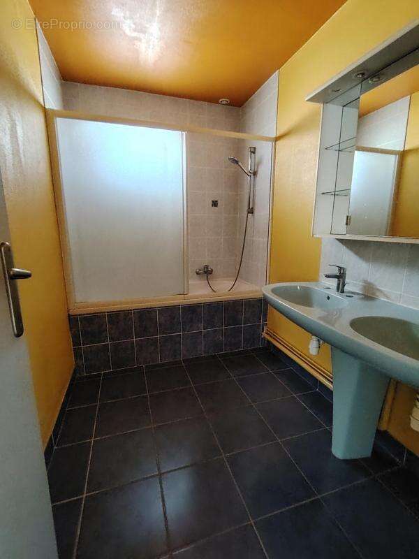 Picauville belle maison de bourg ideale ppied 5 ch - photo 9