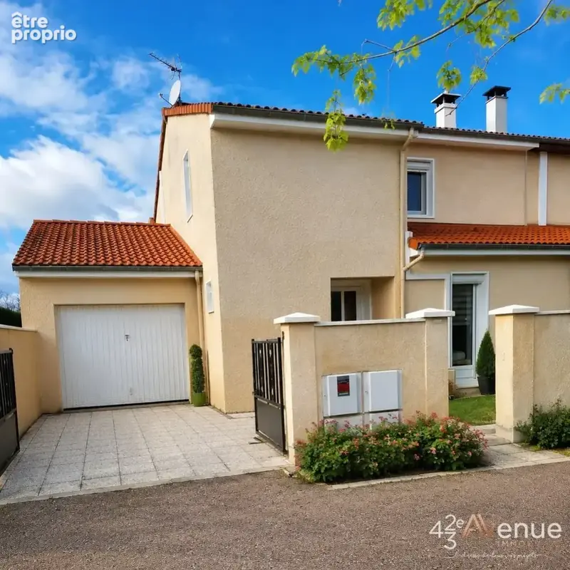 Photo Maison à Bonson au prix de 239 000€