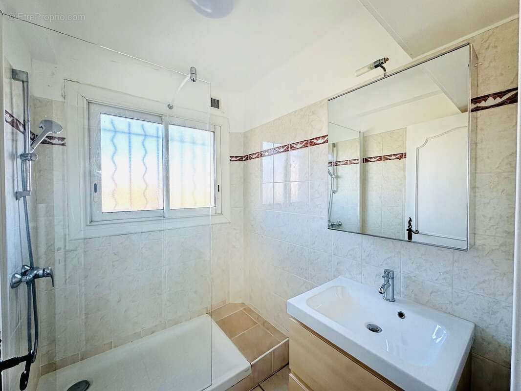 Appartement à LA LONDE-LES-MAURES