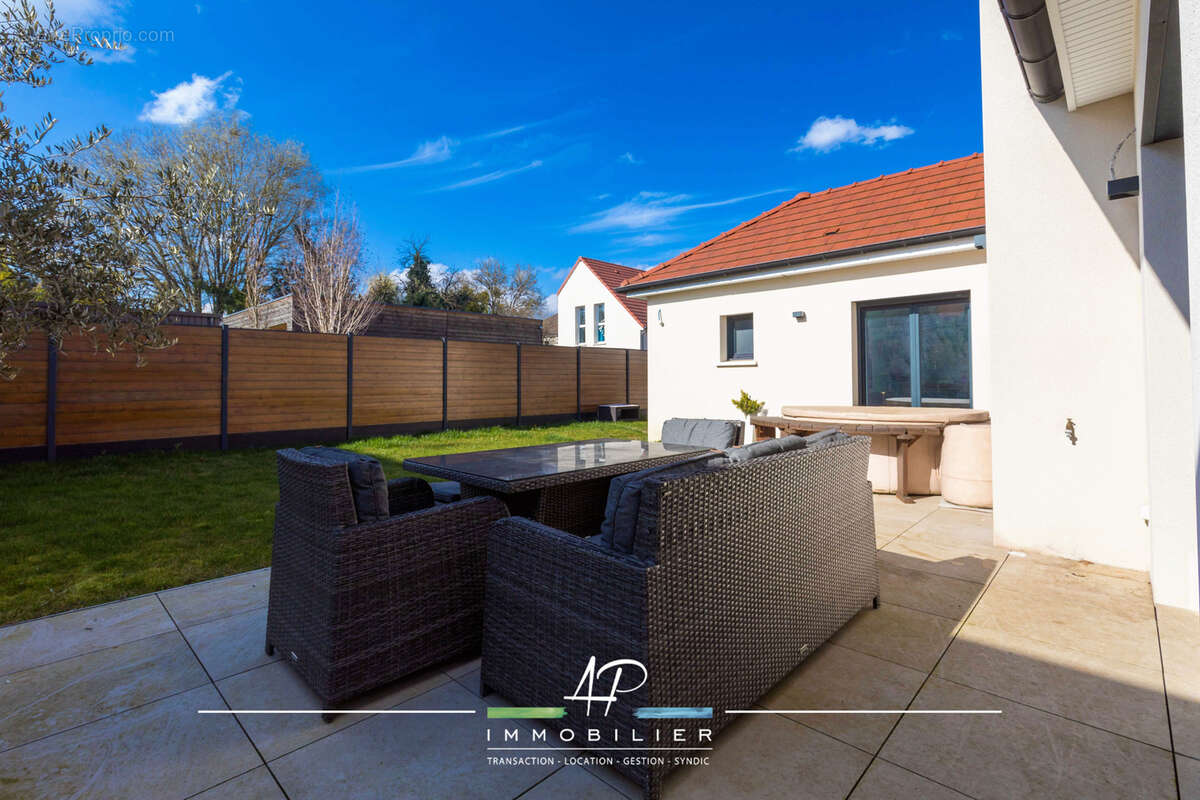 Maison à SAINT-JULIEN