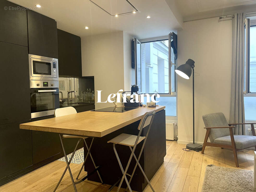 Appartement à PARIS-15E