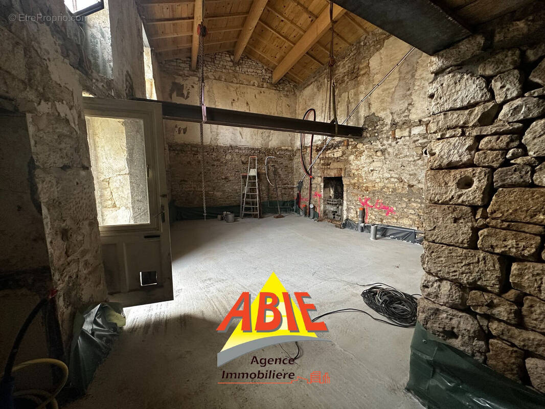 Photo 1 - Maison à FONTENAY-LE-COMTE