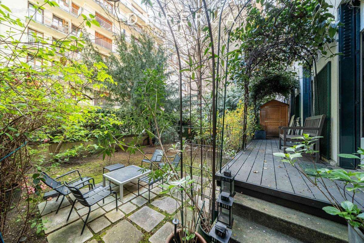 Appartement à PARIS-15E