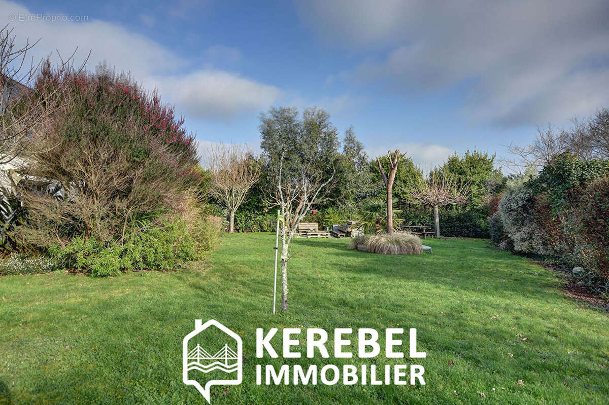 Maison à LOGONNA-DAOULAS