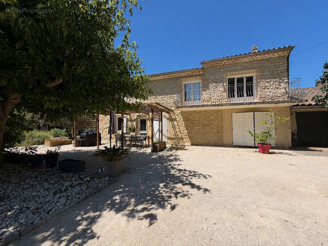 Maison à CADEROUSSE