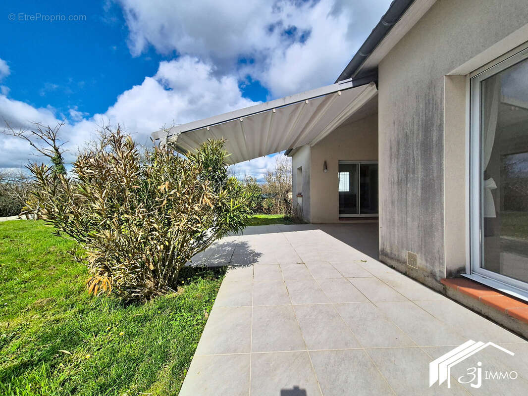 Maison à LA SALVETAT-SAINT-GILLES