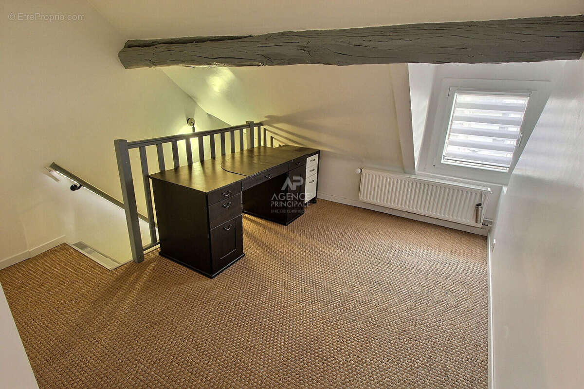 Maison Chanteloup Les Vignes 6 pièce(s) 180 m2 - photo 10
