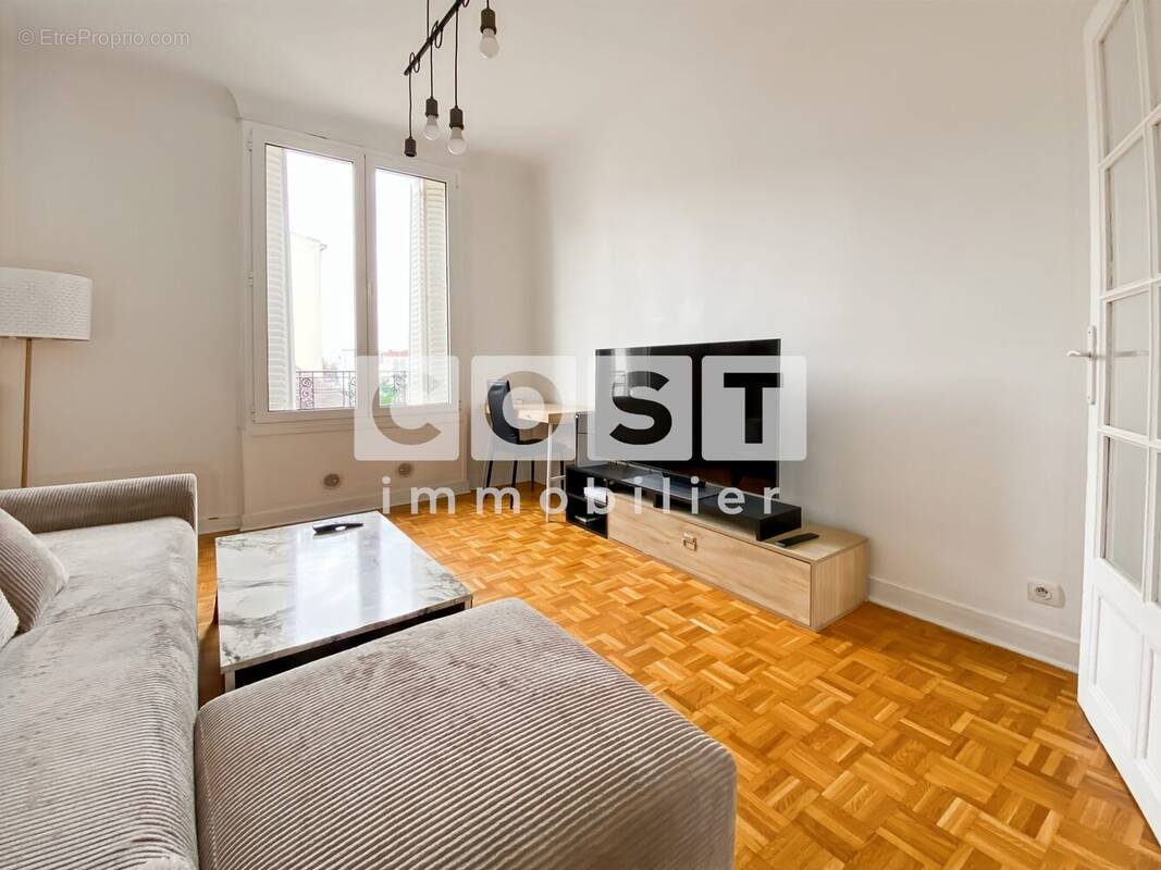 Appartement à COURBEVOIE