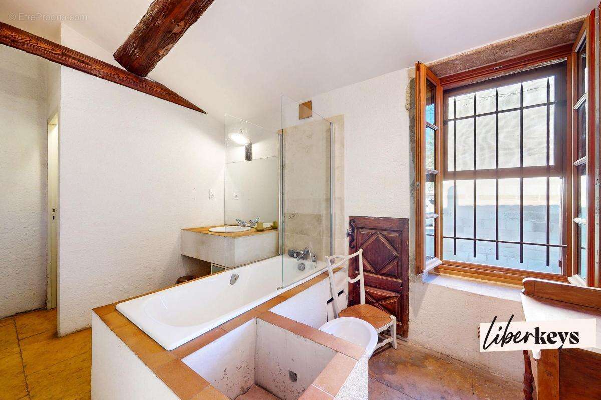 Maison à GALLARGUES-LE-MONTUEUX