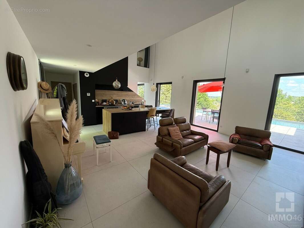 Maison 193 m² à Cahors  - photo 6