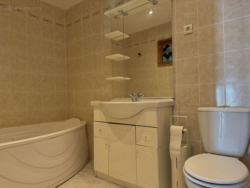 Maison d'environ 140 m2 , 4 pièces, 2 chambres - photo 8