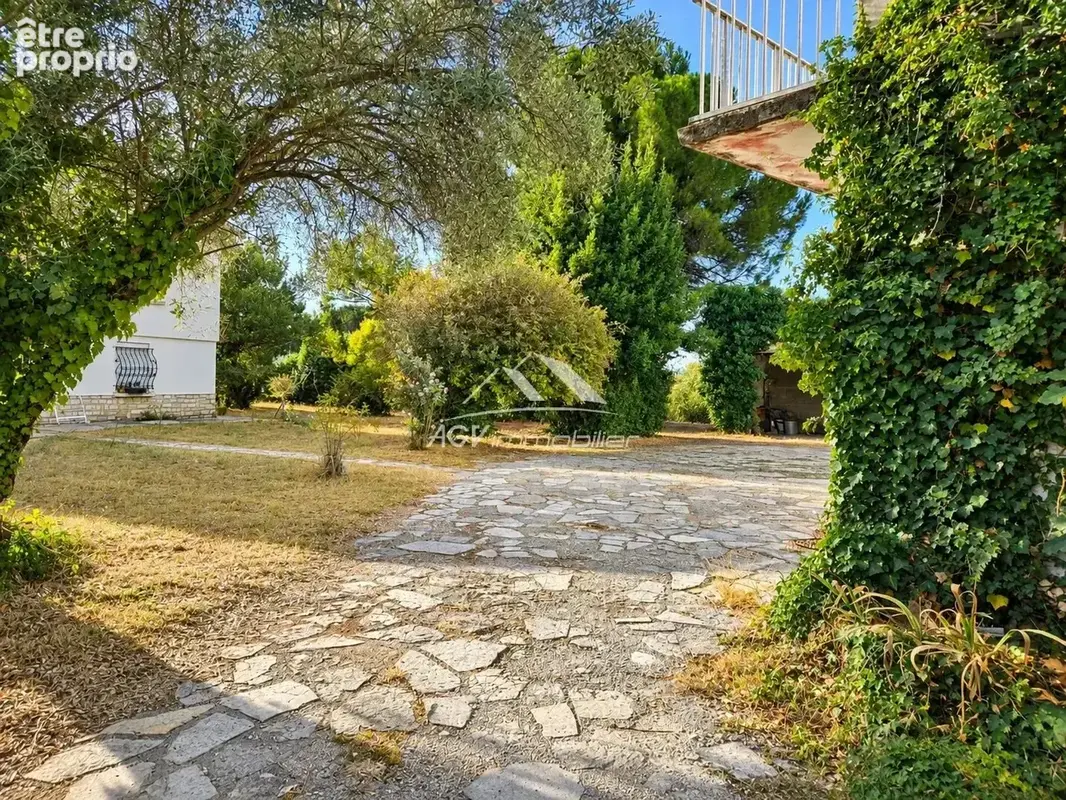 Ensemble immobilier : 2 habitations, 3022m² de terrain - photo 5