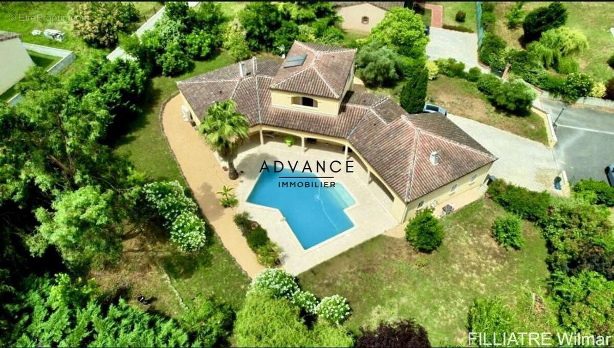 Maison à LAPEYROUSE-FOSSAT