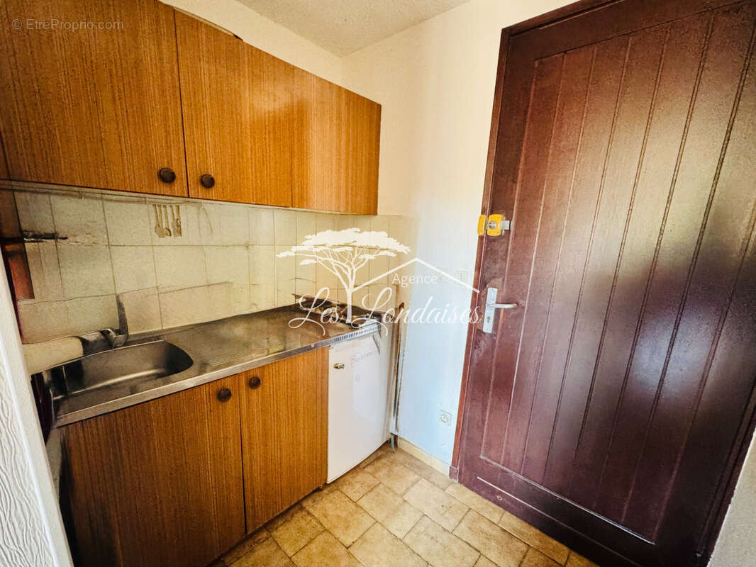 Studio à vendre à La Londe-les-Maures avec terrasse et parking - photo 5