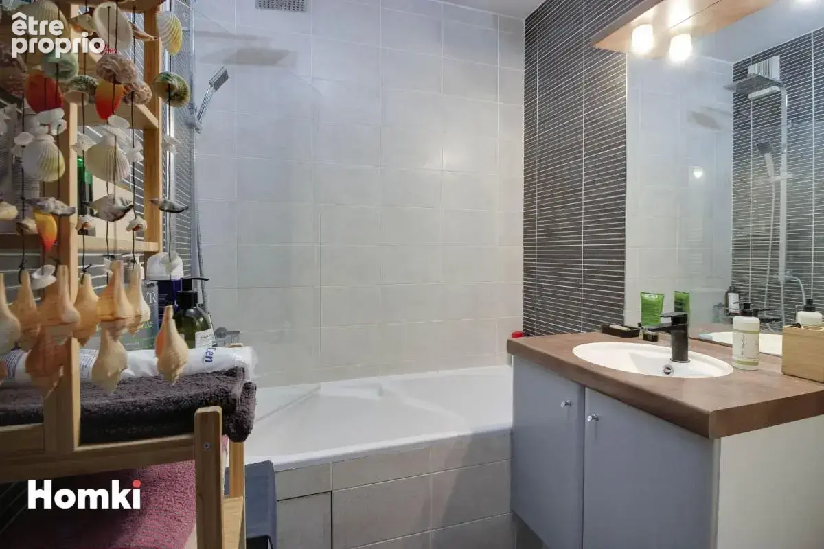 Appartement T2 de 47 m² à Villeurbanne 69100, Rue Anatole France - photo 2