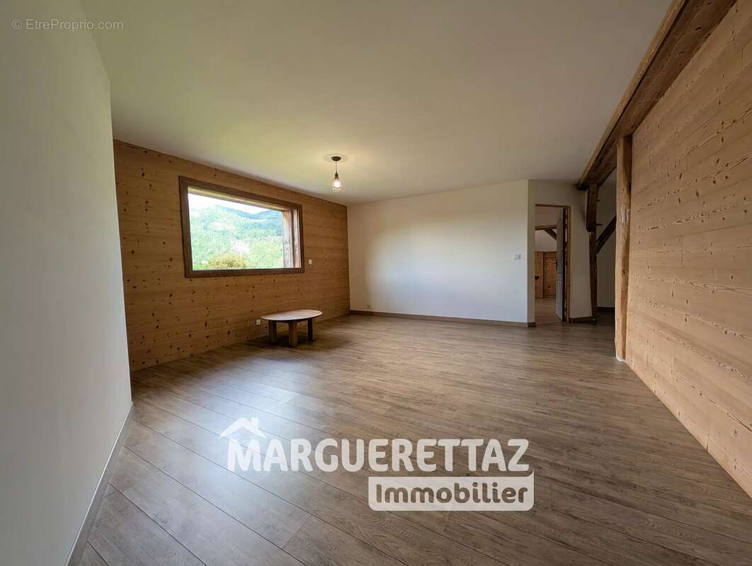 Maison à ONNION