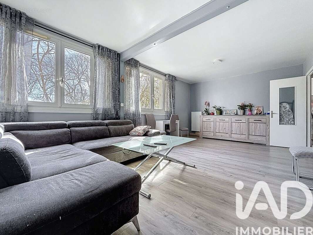 Photo 4 - Appartement à SAINT-GERMAIN-LES-ARPAJON