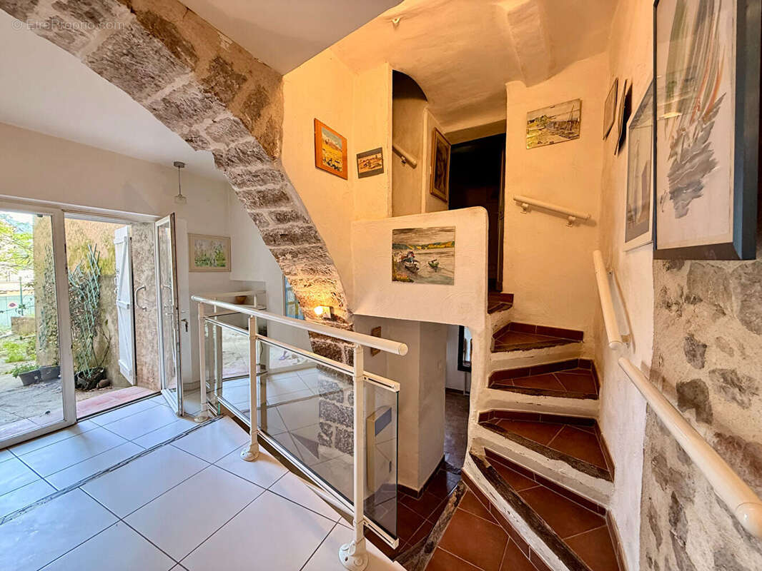 Maison de village R+3 T5 avec petite maisonnette de 19m2 à rénover - photo 11