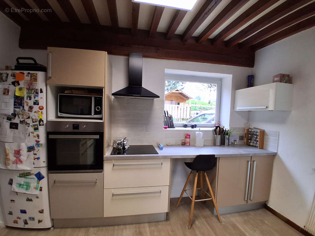 Maison à SAINT-DENIS-DE-CABANNE