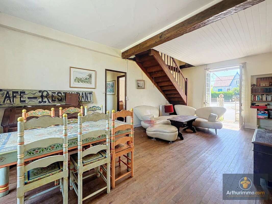 Maison à LE BUISSON-DE-CADOUIN