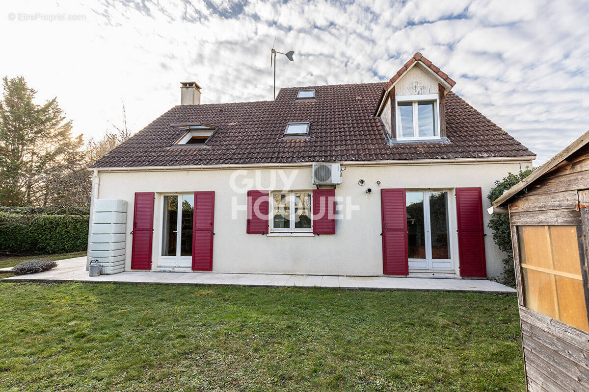 Maison à SAINT-PIERRE-DU-PERRAY