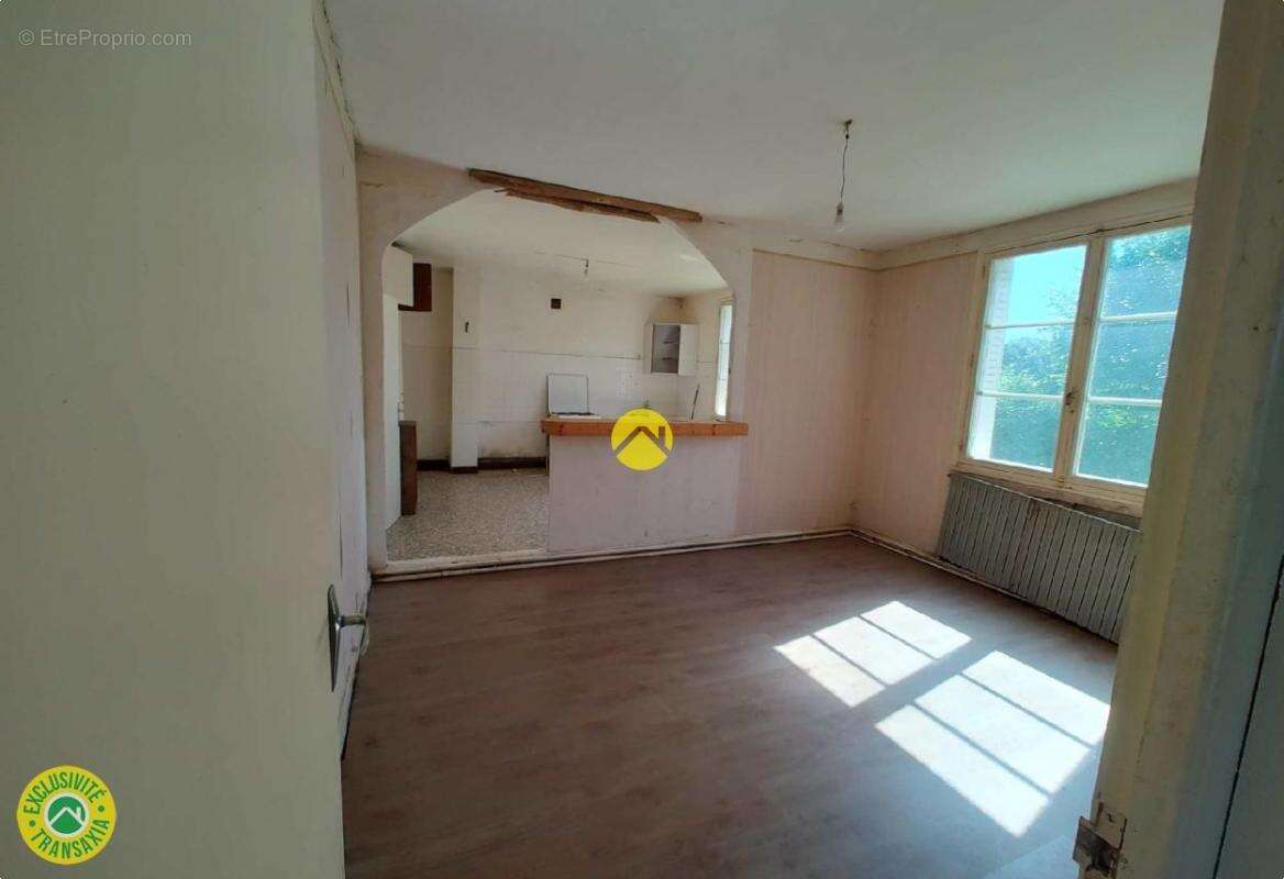 Maison à DUN-LE-PALESTEL