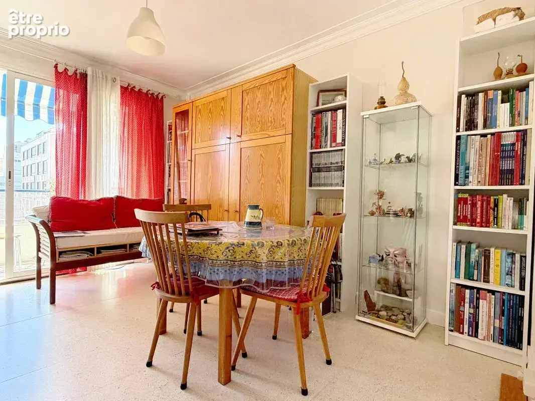  Cannes les Anglais — 2 pièces 45 m², balcon sud, étage élevé - photo 2