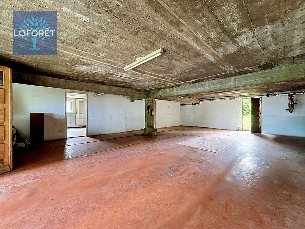À vendre - Maison familiale avec fort potentiel - 240 m² exploitables - Charly - photo 10