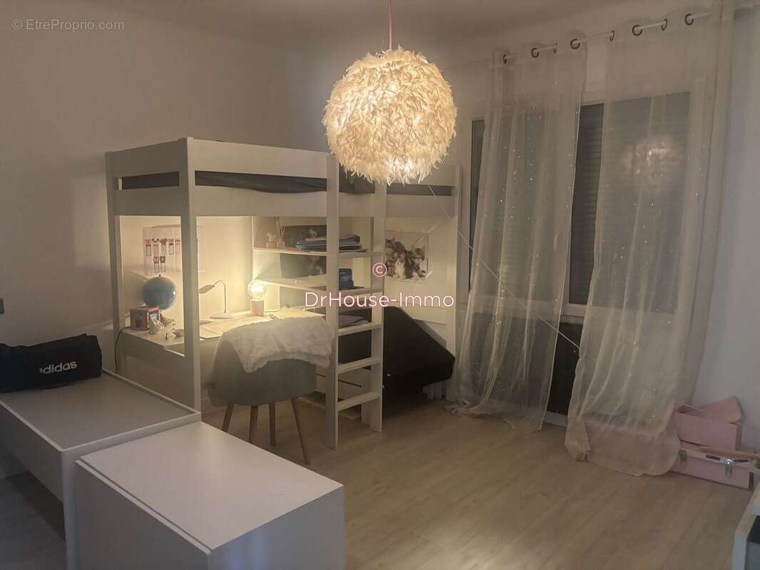 Maison 106 m² à Marignane  - photo 9