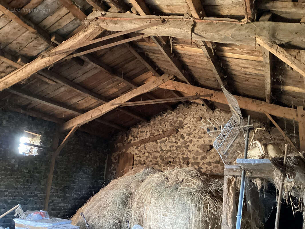 Ferme avec dépendances A RENOVER - sur terrain d'env 1200 m2 - photo 32