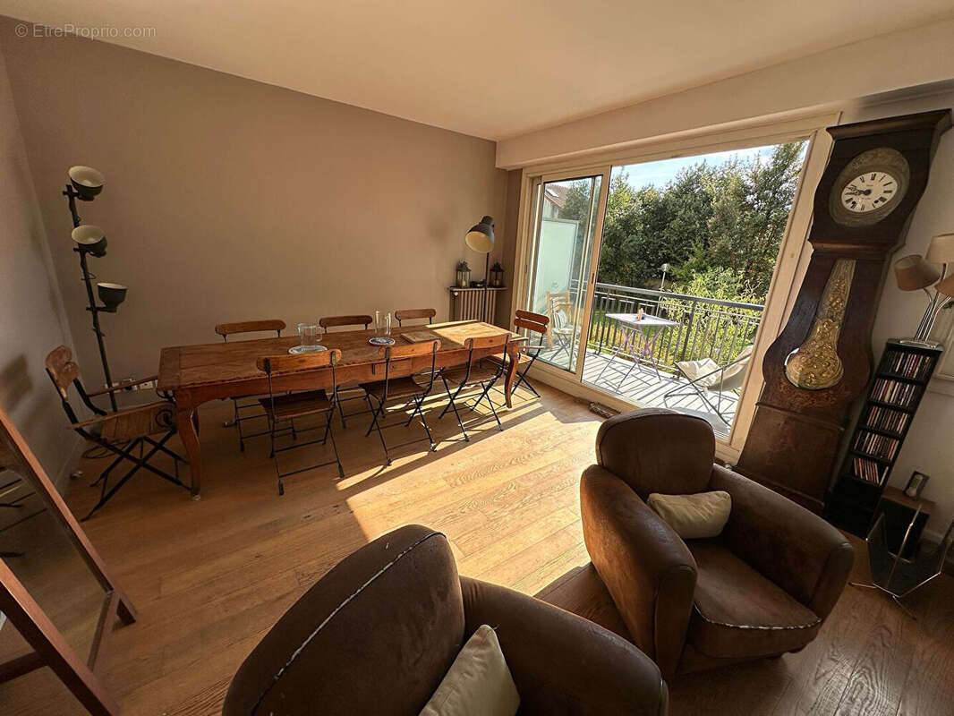 Appartement à SURESNES