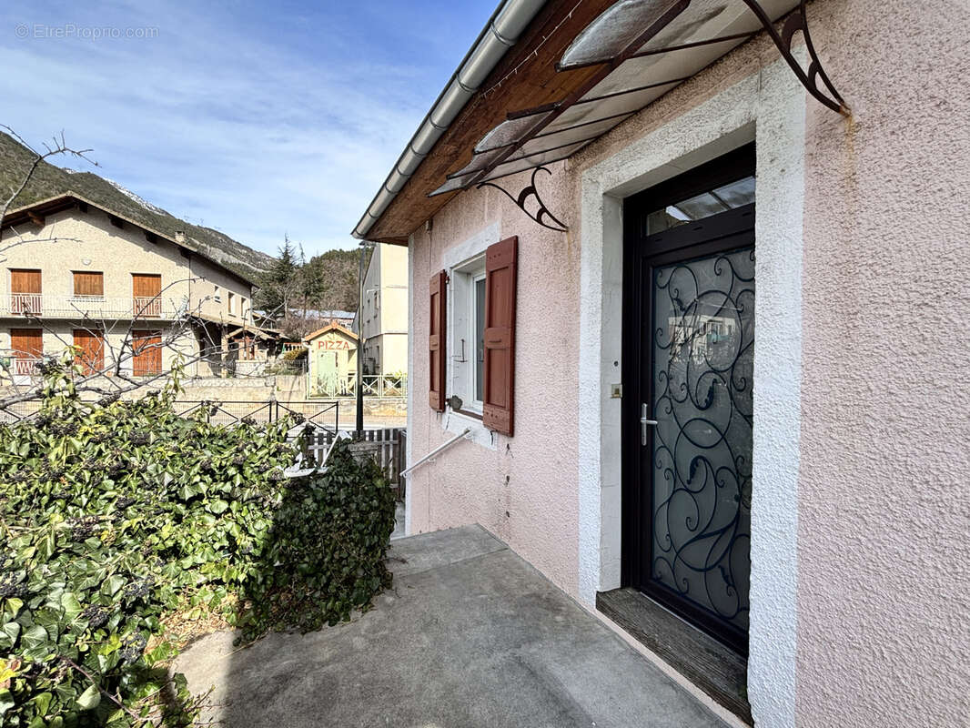 Appartement à ESPINASSES